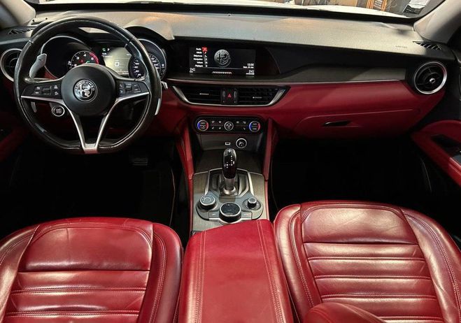 Alfa romeo Stelvio 2.2 D 210 EXECUTIVE Q4 BVA   SI�GES AV C Blanc de 2017