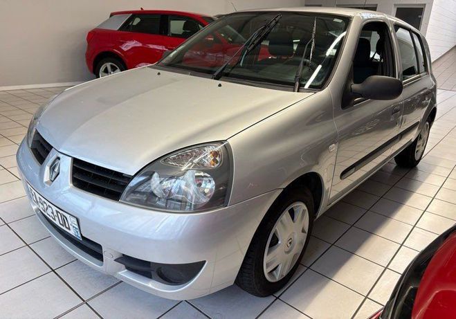 Cliquer pour voir la photo suivante Renault Clio Campus 1.5 Dci 65 2007 181000 kms Gris de 2007