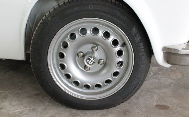 Alfa romeo Giulia 1600 alfaholics Blanc de 1969