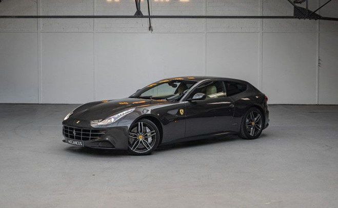 Cliquer pour voir la photo suivante Ferrari FF Gris de 2012