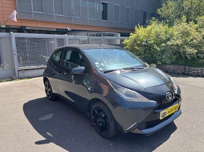 Toyota Aygo 1.0 VVT-I 69CH X-PLAY X-SHIFT 3P GRIS F de 2015