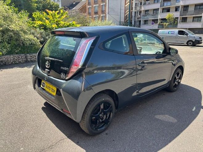 Toyota Aygo 1.0 VVT-I 69CH X-PLAY X-SHIFT 3P GRIS F de 2015