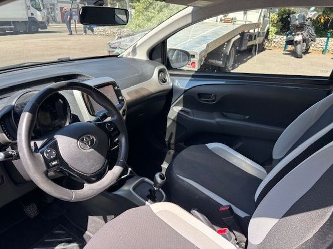 Toyota Aygo 1.0 VVT-I 69CH X-PLAY X-SHIFT 3P GRIS F de 2015