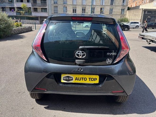 Toyota Aygo 1.0 VVT-I 69CH X-PLAY X-SHIFT 3P GRIS F de 2015