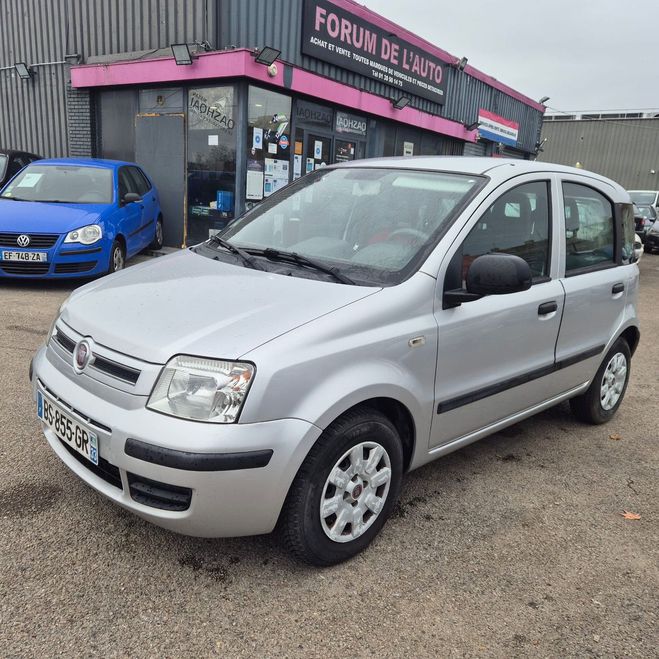 Cliquer pour voir la photo suivante Fiat Panda II 1.2 8V 69 DYNAMIC TRÈS BELLE CITY PRO Gris de 2011