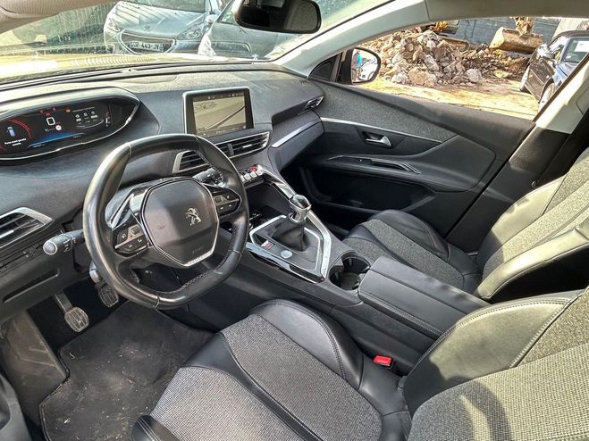 Peugeot 3008 II 1.2 L 130 CROSSWAY GPS BELLE 2 Jaune de 2017