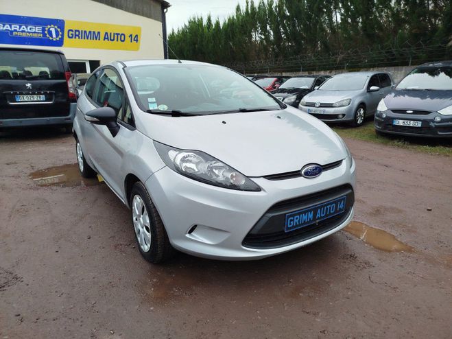 Cliquer pour voir la photo suivante Ford Fiesta 1.4 tdci 68ch Gris de 2011