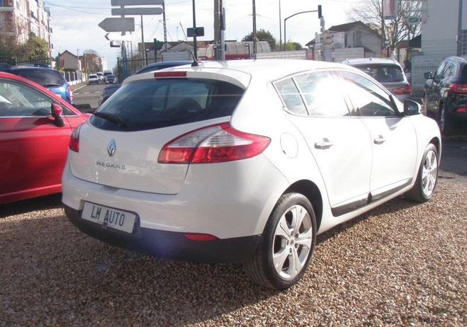 Renault Megane III 2.0 16V 140 DYNAMIQUE CVT Blanc de 2009