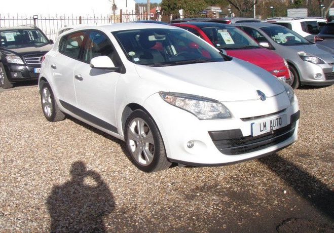 Renault Megane III 2.0 16V 140 DYNAMIQUE CVT Blanc de 2009