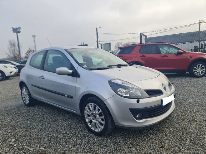 Renault Clio III 1.5L dCi 85 CV Dynamique * REPRISE P Gris Clair de 2006