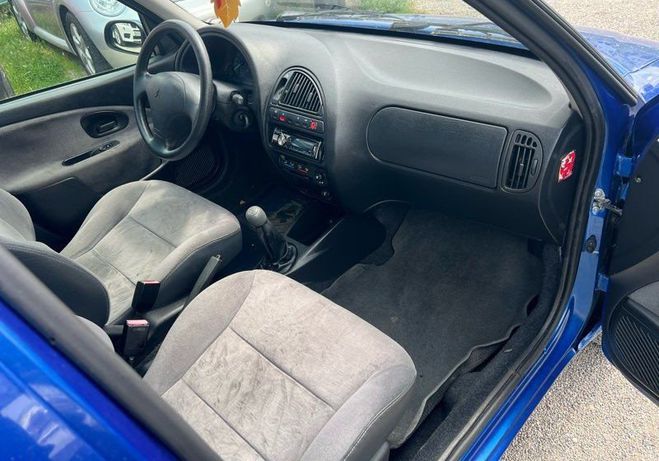 Citroen Saxo 1.4 75 CV Bleu de 2002