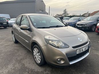  Voir d&eacute;tails -Renault Clio III 1.5 DCI 90CH DYNAMIQUE TOMTOM 5P &agrave; Romorantin-Lanthenay (41)