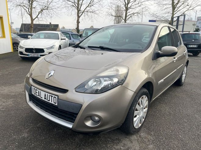 Renault Clio III 1.5 DCI 90CH DYNAMIQUE TOMTOM 5P Beige de 2011
