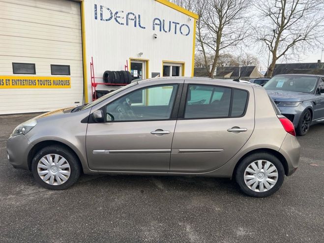 Renault Clio III 1.5 DCI 90CH DYNAMIQUE TOMTOM 5P Beige de 2011