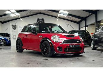  Voir d&eacute;tails -Mini One JCW JOHN COOPER WORKS 1.6 TURBO 211 R56  &agrave; Saint-Laurent-du-Var (06)