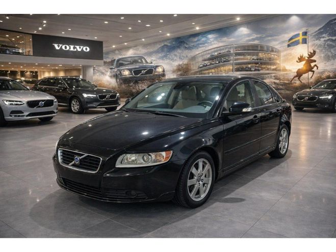 Volvo S40 2.0 145 SUMMUM PHASE 2 / 1ERE MAIN / CUI NOIR de 2009