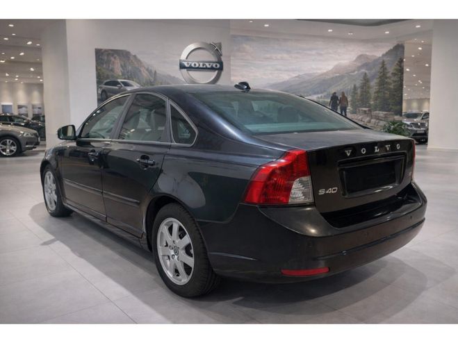 Volvo S40 2.0 145 SUMMUM PHASE 2 / 1ERE MAIN / CUI NOIR de 2009