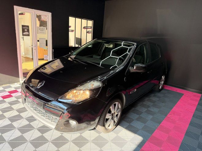 Renault Clio III Tce 100 eco2 XV De France / KIT DIST Noir de 2011