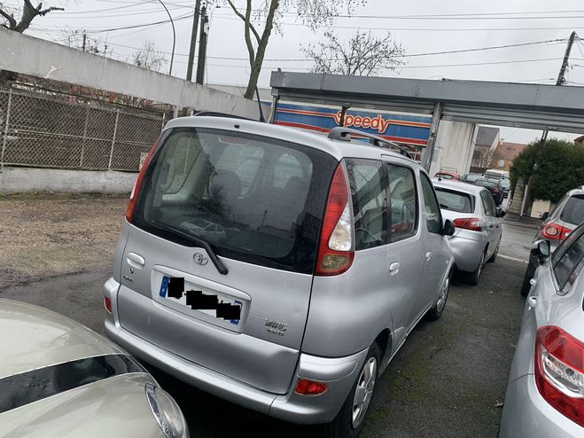 Toyota Yaris Verso 85 VVT-I LUNA BVA GRIS de 2004