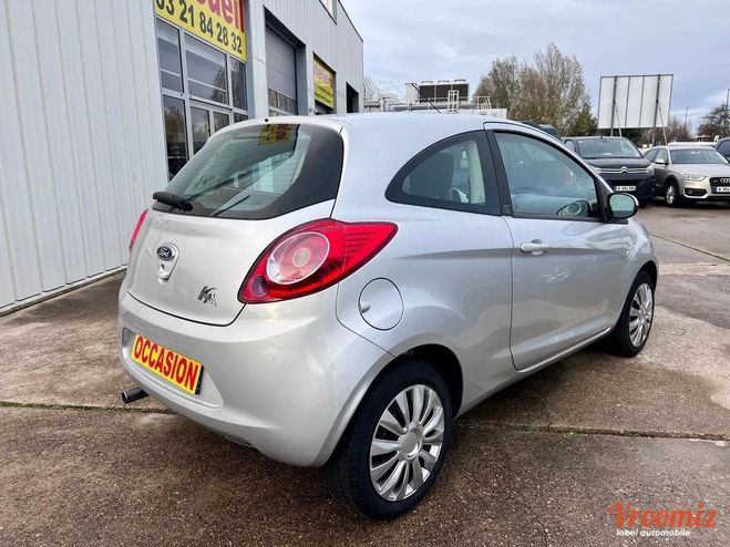 Ford KA 1,2 69CV TITANIUM / CLIM / FACTURE ENTRE Gris de 2010