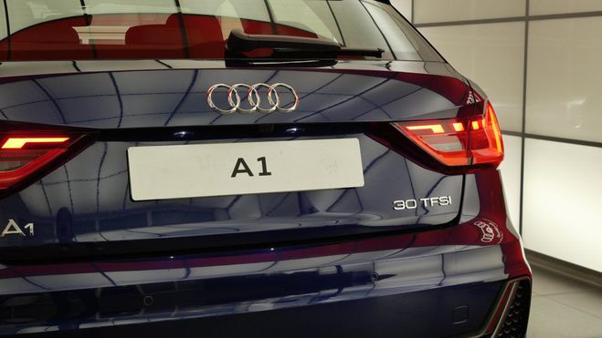 Audi A1 Sportback 30 TFSI 116 ch S tronic 7 S Li Bleu de 