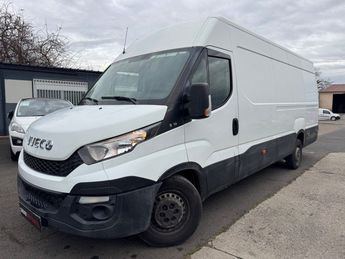  Voir d&eacute;tails -Iveco Daily FOURGON 35S15 146CH 3.0D &agrave; Gerzat (63)