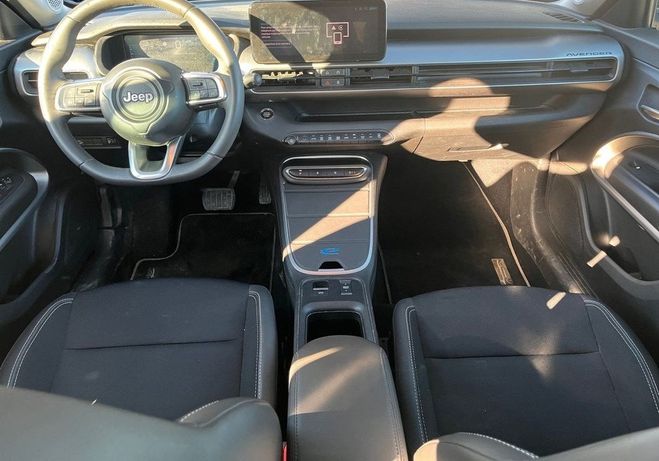 Jeep Avenger electric 155 84ppm 54kwh 2wd bva altitud Gris de 2023