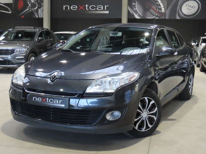 Cliquer pour voir la photo suivante Renault Megane Break 1.5dCi Authentique Gris Métallisé de