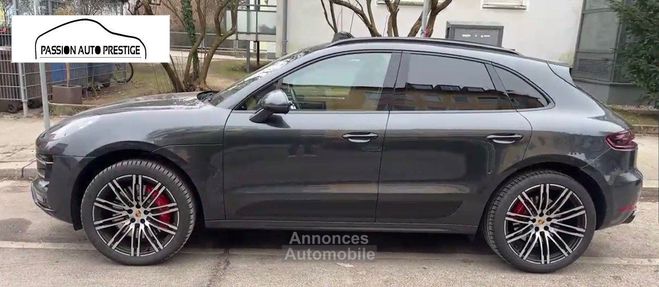 Cliquer pour voir la photo suivante Porsche Macan TURBO / 3.6 /V6 /Pack Performance 440ch - Gris - Volcan - Métallisé de 2017