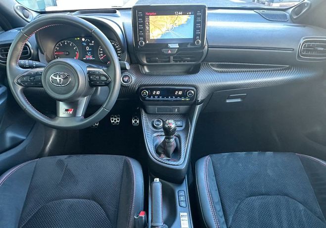 Toyota Yaris iv 1.6 vvt-i 261 gr pack premium awd Rouge de 2023