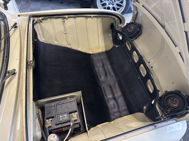 Renault Dauphine S�rie tr�s sp�ciale R1093 Beige bandes bleues de 1962