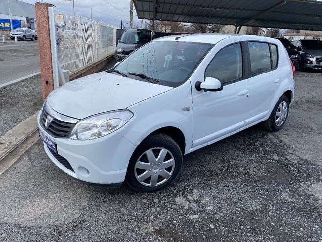 Cliquer pour voir la photo suivante Dacia Sandero 1.5 dCi 70 eco2 Lauréate Blanche de 2009