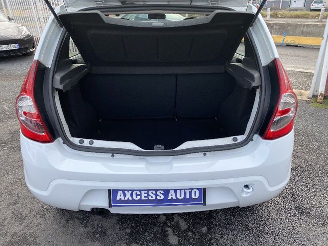 Dacia Sandero 1.5 dCi 70 eco2 Laur�ate Blanche de 2009