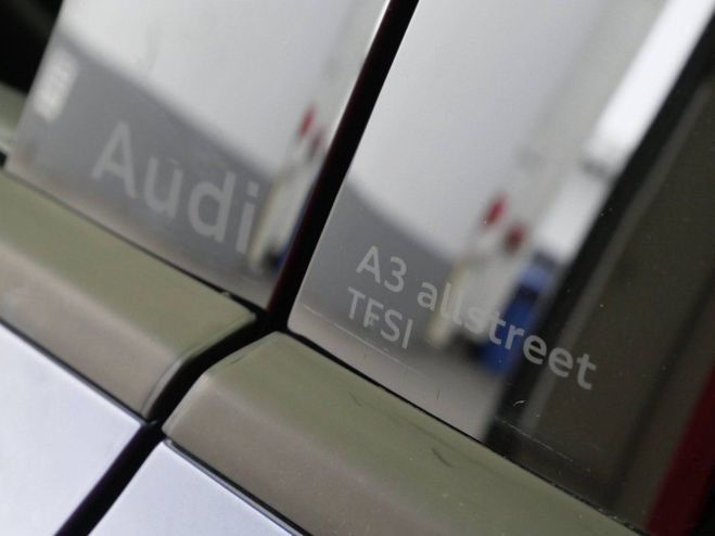 Audi A3 PI ALLSTREET 35 TFSI 150 S TRONIC 7 FINI BLEU NAVARRE METALLISE de 