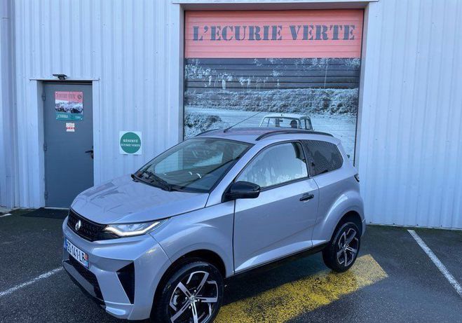 Aixam CROSSOVER premium 1 er main �tat neuf cuir cam�ra  Gris de 2024