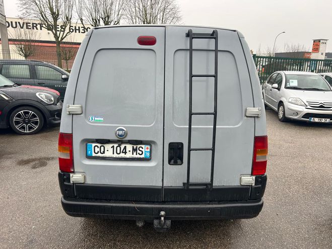 Fiat Scudo FOURGON TOLE BUSINESS COURT 815 1.9 D TV Gris fonc� de 2004