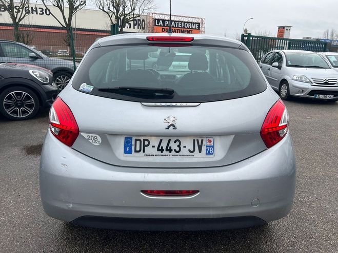 Peugeot 208 1.0 VTI 68 LIKE 5P BELLE MOTEUR A CHAINE Gris de 2015