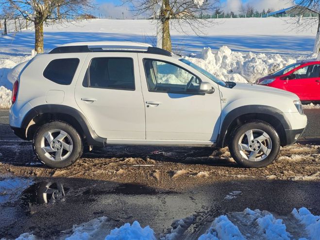 Dacia Duster 1.5 DCI 110 FAP LAUREATE 4X4 Blanc de 2011