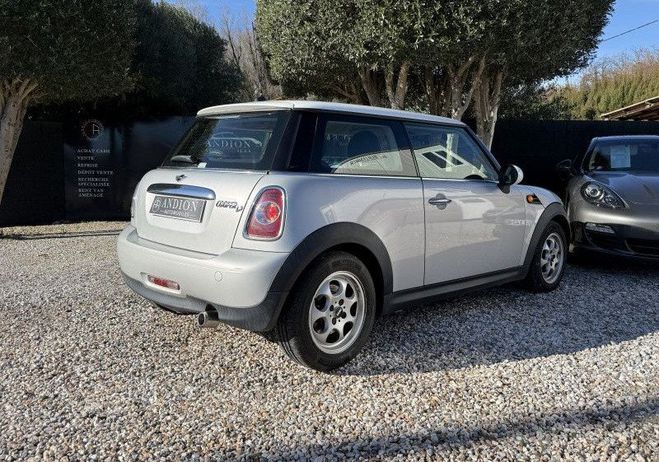 Mini One COOPER D 112CH Blanc de 2012