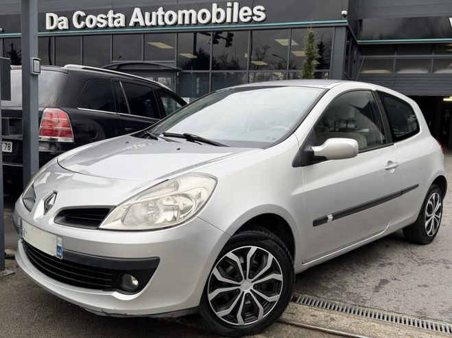 Cliquer pour voir la photo suivante Renault Clio 3 III 1.6 110 Cv BOITE AUTOMATIQUE - FRA Gris de 2005