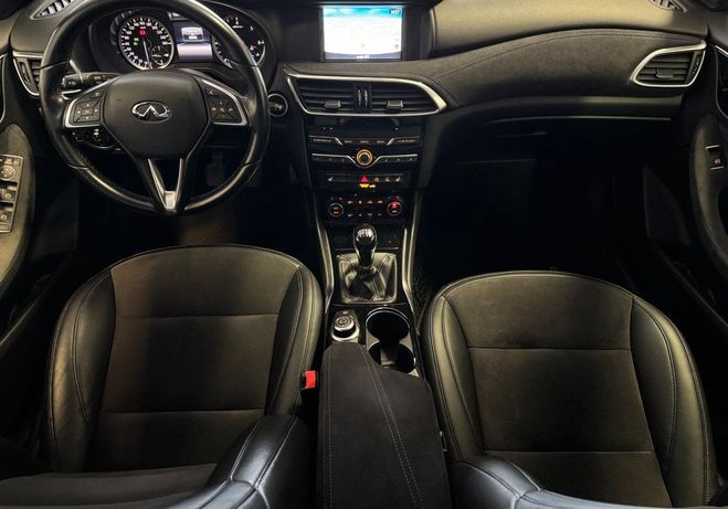 Infiniti Q30 1.5 d 110ch business entretien complet s Gris de 2016