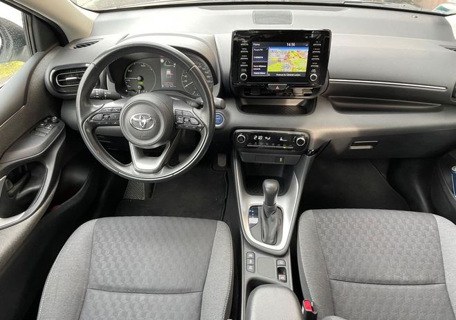 Toyota Yaris 1.5 114h 90 full-hybrid 0.8kwh design bv Blanc de 2021