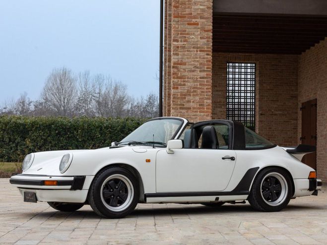Cliquer pour voir la photo suivante Porsche 911 RDS01800 - 1988 CARRERA 3.2 G50 TARGA de 1988