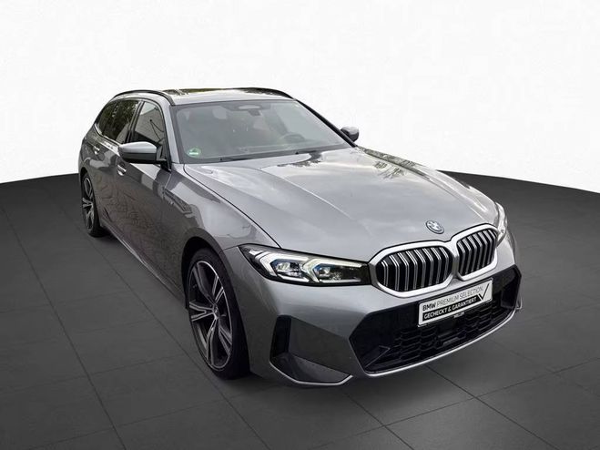 BMW Serie 3 330 e Touring M-Sport Pano H/K AHK Memor Gris Gratte-ciel de 2024