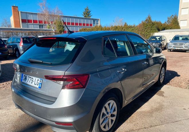 Skoda Fabia 1.0 mpi 80ch ambition garantie 12 mois Gris de 2023