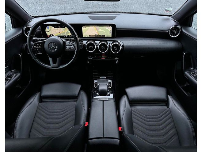 Mercedes Classe CLA 349/mois GARANTIE 6 ANS 180 d Berline 8G Noir de 2022