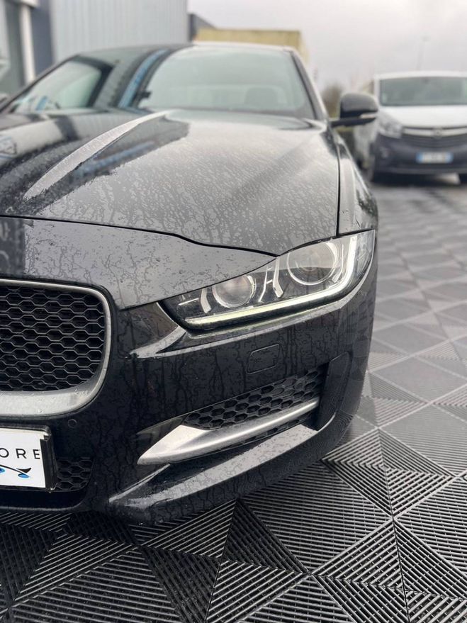 Jaguar XE 2.0D 180ch R-Sport AWD BVA8 NOIR de 2016