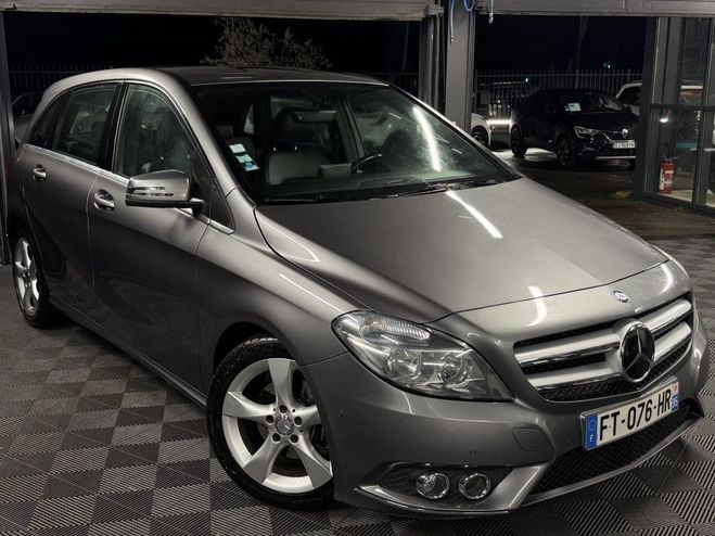 Cliquer pour voir la photo suivante Mercedes Classe B II 180 SPORT 1.6 TURBO 122 Cv BOITE AUTO Gris Métallisé de 2014