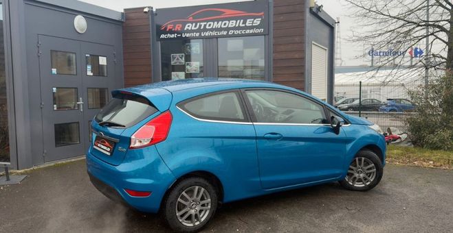 Ford Fiesta 1.0 Essence 80 ch titanium Bleu de 2014