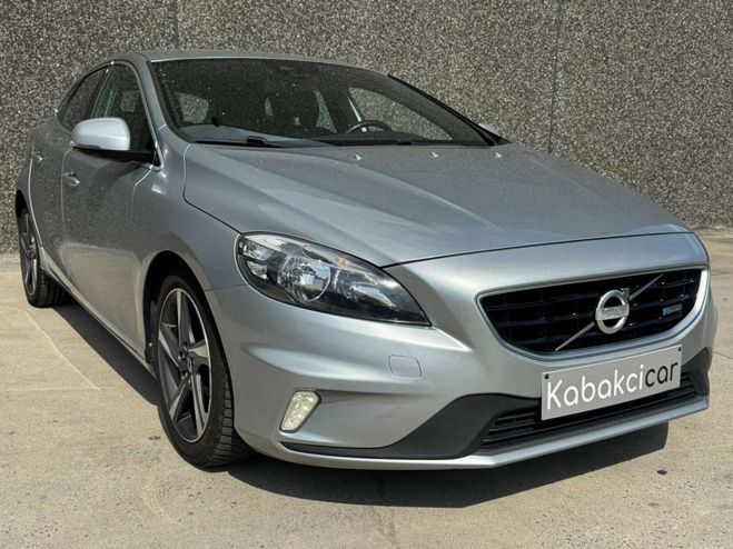 Cliquer pour voir la photo suivante Volvo V40 1.6 D2 Kinetic R-Design-- GARANTIE 12 MO Gris Métallisé de